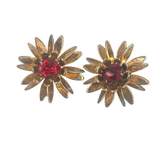 Vermeil Sterling 1940s Floral Screw back Earrings With Red Rhinestones - Picture 6 of 8
